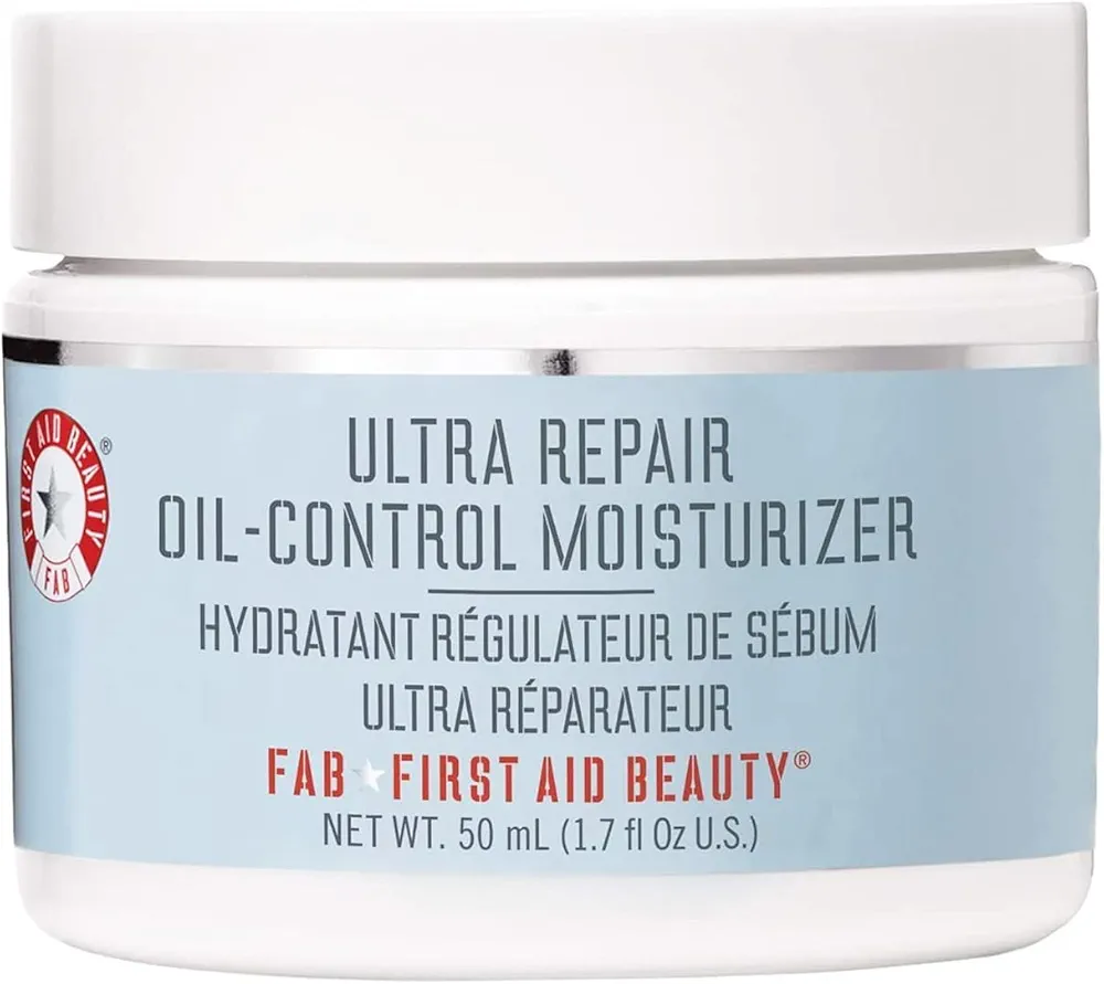 First Aid Beauty - Ultra Repair Oil-Control Moisturizer, Weightless Hydrating Mattifying Cream, Helps Minimize Pores for All Day Shine-Free Skin, Alcohol & Oil Free, Safe for Sensitive Skin, 1.7 oz